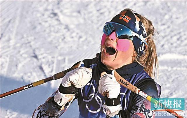 挪威越野滑雪选手登顶领奖台